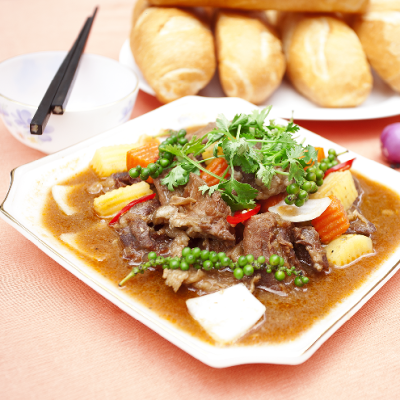 Bắp Bò sốt tiêu xanh + bánh mì