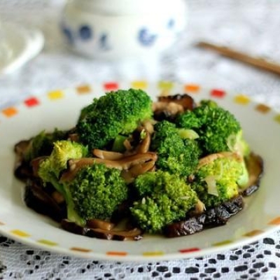 Bông cải xanh sốt nấm