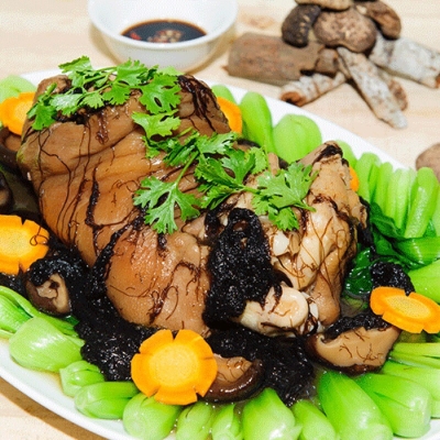 Giò heo hầm tóc tiên
