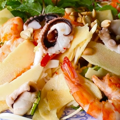 Gỏi củ hủ dừa tôm mực