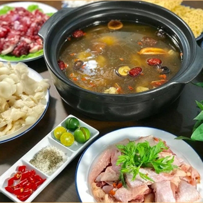 Lẩu gà tiềm thuốc bắc