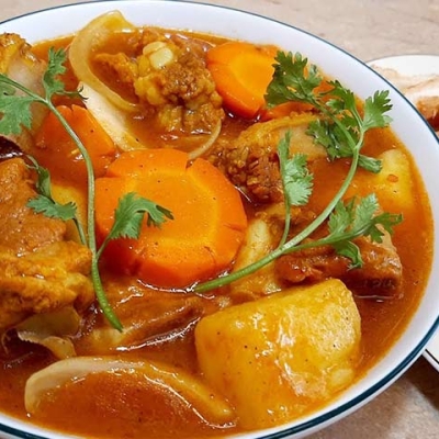 Sườn nấu pate + bánh mì